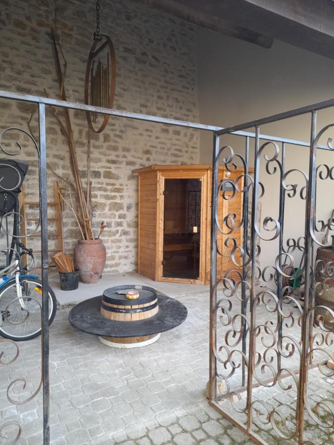 Hotel L'écurie à Saint-Germain-lès-Arlay Extérieur photo